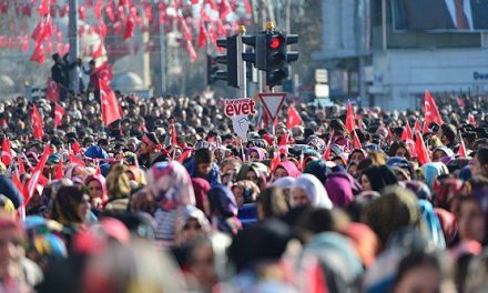 الإستفتاءات الدستورية التركية