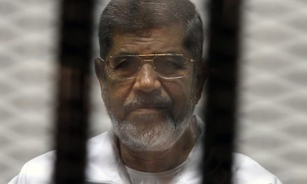 الرئيس محمد مرسي يتعرض لحالتي إغماء وغيبوبة سكر