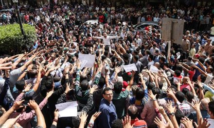 تصاعد الاحتجاجات بمصر ضد التنازل عن تيران وصنافير