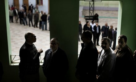 الأخبار اللبنانية تكشف عن توجه لإجراء استفتاء شعبي