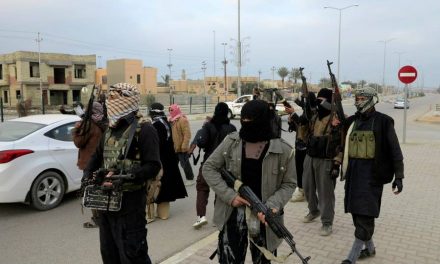 فساد المسؤولين وإرهاب داعش يفتكان بمحافظة الأنبار