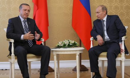 أوزجان: روسيا ليست صديقة لتركيا ولابد من تطوير العلاقات مع روسيا