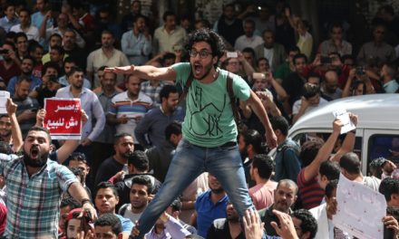 د. سيف عبد الفتاح: المعارضة المصرية لم تقم بالدور المطلوب وكان بالإمكان إسقاط نظام السيسي