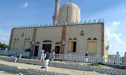 مقتل 235 شخصا في هجوم على مسجد بقرية الروضة شمال سيناء