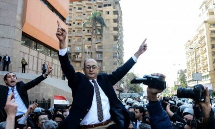 ترشح خالد علي في انتخابات 2018 بين مؤيد ومعارض