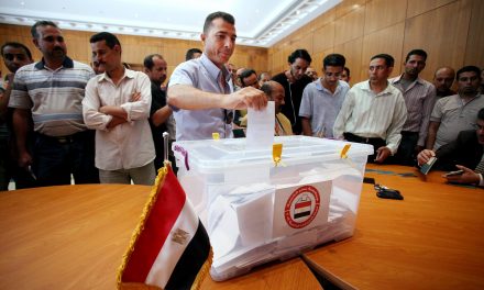 مشاركة المصريين بالخارج في الانتخابات بين الإقبال والإحجام