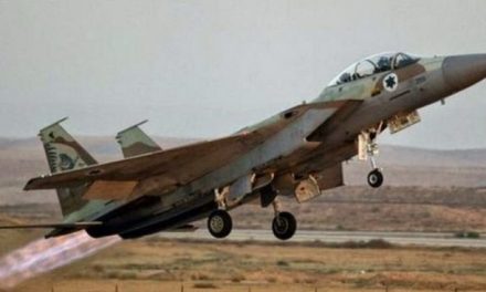 طائرات حربية صهيونية تقصف موقعاً عسكرياً لحماس في غزة