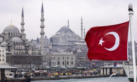 تركيا بعين عربية| إيكنجي: الشعب التركي إكتسب الوعي بضرورة الألتزام الديني وهذا يعكس علي السياسة والتحركات السياسية