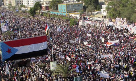 اشتباك حاد بين المحلل السياسي اليمني نبيل البكيري وإعلامي من المجلس الجنوبي حول إنفصال الجنوب اليمني
