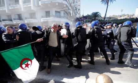 تقرير : محمد أجغوغ | الاحتجاجات تتواصل والسلطات تتخبط