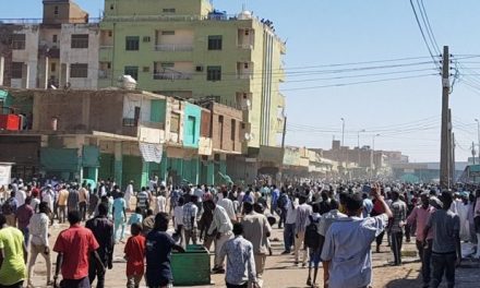 احمد علي: الحراك السوداني والتظاهرات ستستمر حتى تغير بنية النظام جذرياً
