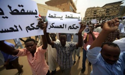 هل تنجح محاولات البشير بالالتفاف على حراك الشارع السوداني؟