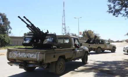 داخلية الوفاق.. قوات حفتر تكافح للبقاء بمواقعها في طرابلس