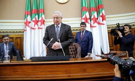 البرلمان الجزائري يكلف رئيس مجلس الأمة برئاسة الجمهورية لمدة 90 يوما