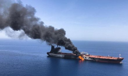 هل لإيران صلة باستهداف ناقلتي النفط في خليج عمان ؟
