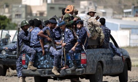 التصعيد في الخليج .. تعزيزات أمريكية ومبادرة سلام حوثية
