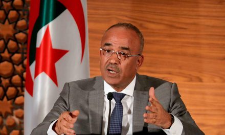رئيس الحكومة الجزائرية يعتزم تقديم استقالته