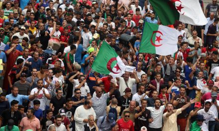الجزائر .. بين الحراك والمحاكمات والانتخابات