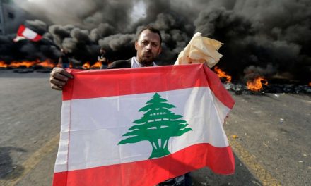 لبنان يثور لليوم الرابع على التوالي فهل يسقط نظامه المتهالك ؟