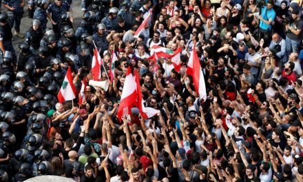 لبنان.. المظاهرات الشعبية متواصلة وتدخل يومها العاشر
