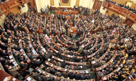 البرلمان يوافق مبدئيا على بيع أصول السكك الحديدية المصرية