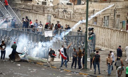 أكثر من 60 قتيلا وألفي جريح في يومين من الاحتجاجات الدامية ببغداد والمناطق الجنوبية