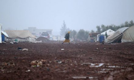 ما مصير اللاجئين السوريين في تركيا مع إصرار أنقرة على إقامة المنطقة الآمنة؟