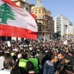 تظاهرات غاضبة في لبنان.. هل اقترب الانهيار الاقتصادي والسياسي؟!