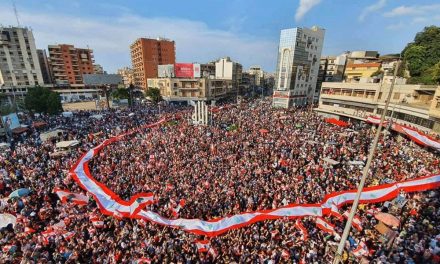 محمد إسماعيل قاشوش يعلن مطالب الثورة من قلب طرابلس