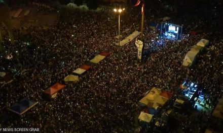 تظاهرات حاشدة في لبنان واعتصامات امام وزارتي الخارجية والتربية