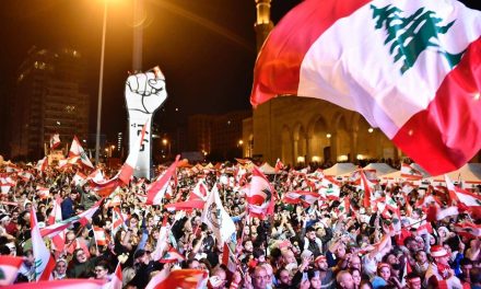 الثورة اللبنانية في يومها الـ 35 .. ولا حلول في الأفق