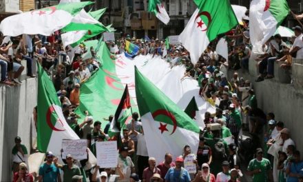 انقسام في الشارع الجزائري حول الانتخابات الرئاسية
