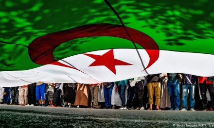 الجزائر تدخل الصمت الانتخابي وسط رفض الحراك الشعبي للانتخابات