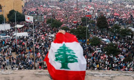 لبنان.. الانتفاضة مستمرة وعون ينتظر رد الخطيب