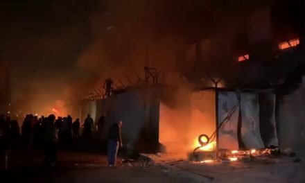 العراق .. مظاهرات مستمرة وحرق للقنصلية الإيرانية للمرة الثالثة