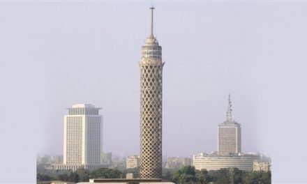 السلطات المصرية تفتح تحقيقا في حادثة انتحار برج القاهرة