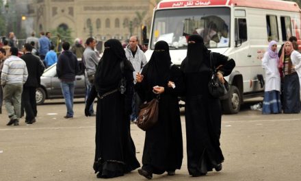 حكم نهائي بحظر ارتداء النقاب في جامعة القاهرة