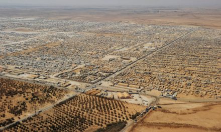 قرار أردني بعزل مخيمات اللاجئين السوريين